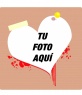 Marco para fotos o postal de San Valentín con forma de corazon sangrando