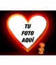 Postal de amor con forma de corazón y un osito que le han hecho daño