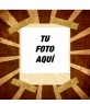 Montaje fotográfico. Tu foto aparece en el marco de una foto estilo polaroid pegado
