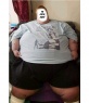 Fotomontaje para poner la fotografía de tu elección en la cara de este hombre obeso