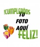 Haz una tarjeta de felicitación de cumpleaños con tu fotografía gracias a este fotomontaje. Tu foto estará acompañada de 3 regalos de colores y un cumpleaños feliz en verde.