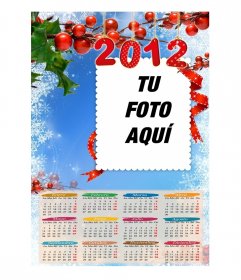 Calendario del año 2012, con fondo azul, copos de nieve y muérdago. En español para poner tu foto.