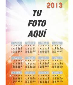 Calendario 2013 con fondo de arcoiris para personalizar con una imagen en la parte
