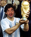Diego Armando Maradona levantando la copa del mundial