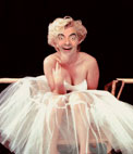 Fotomontaje en el que incluir una cara en el cuerpo de una Marilyn Monroe con falda