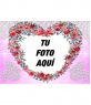 Marco para fotos hecho con rosas con forma de corazón