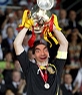 Con este fotomontaje aparecerás con el cuerpo de Iker Casillas levantando la copa