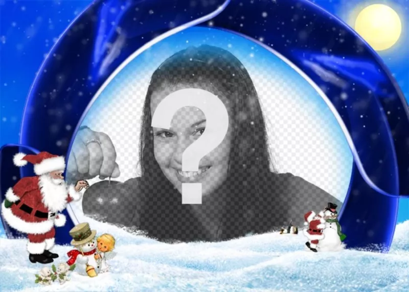 Postal de navidad de fondo azul y nieve en la que insertar tu fotografía, aparecen Papá Noel, un niño y muñecos de..