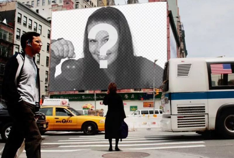 Fotomontaje para poner tu foto en una valla publicitaria de una calle de New..