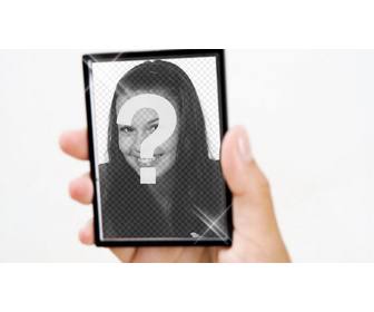 crea un fotomontaje un espejo reflejos luz sujetado mano subir fotografia