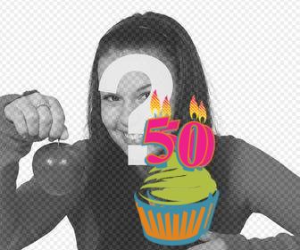 fotomontaje celebrar 50 anos pegando un cupcake foto