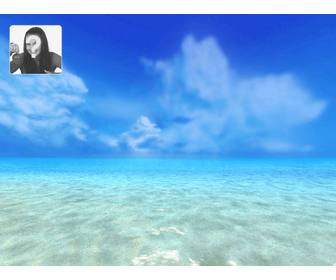 Fondo para pantallas en el que tu foto aparecerá con un fondo de cielo y mar azules.