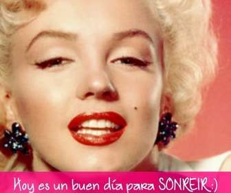 crea un collage fotos franja rosa medio frase hoy un buen dia sonreir