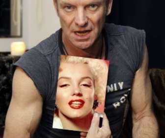 fotomontaje bruce springsteen poniendo foto un libro suyo