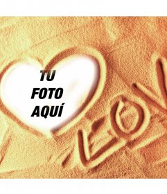 Pon la foto de tu amado en un corazón dibujado en la arena de la playa y escrito al