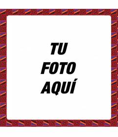 Marco de fotos cuadrado con motivos rojos y negros étnicos formando un mosaico