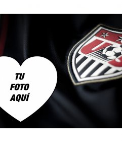 Fotomontaje para editar con la camisa y escudo de fútbol de Estados Unidos 