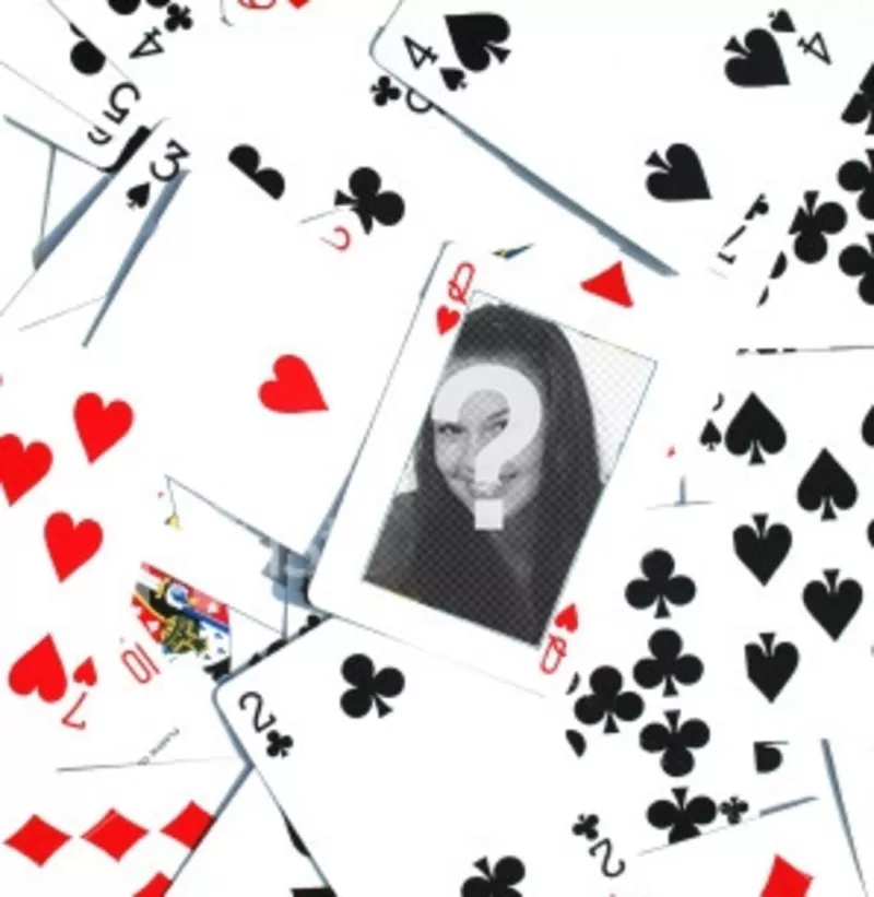 Fotomontaje formado por un montón de cartas de poker desordenadas vueltas hacia arriba, con una Q de corazones en el centro de la imagen. Dentro de dicha carta podemos insertar una..