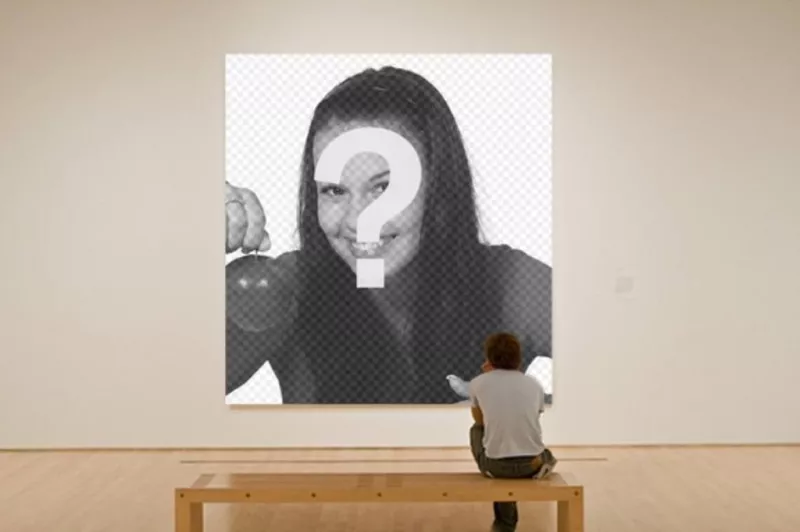 Fotomontaje de cuadro en un museo con este foto efecto, observado por un visitante solitario. ..