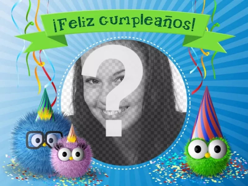 Felicita el cumpleaños con esta tarjeta con unos pájaros con gafas y gorros y un lazo verde arriba con el texto *Feliz..