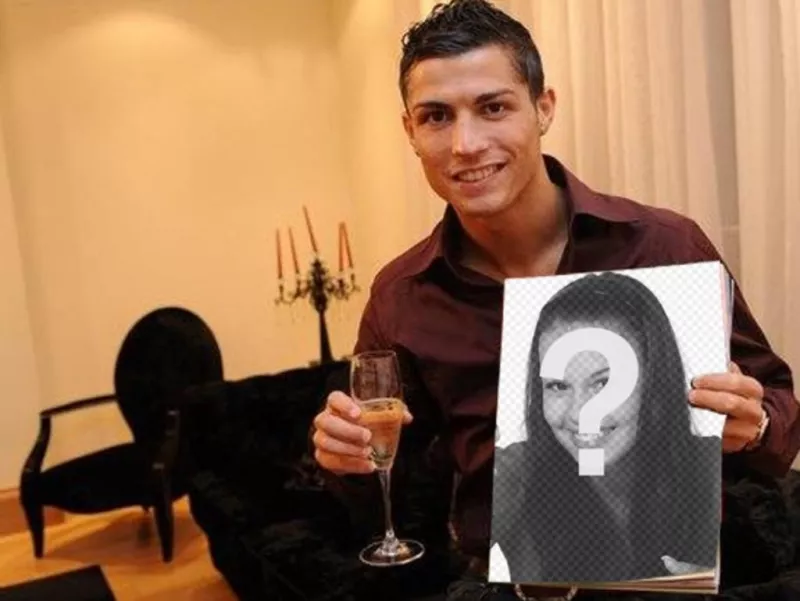 Fotomontaje con Cristiano Ronaldo sujetando una revista con tu foto en la portada y una copa de champán en la otra..