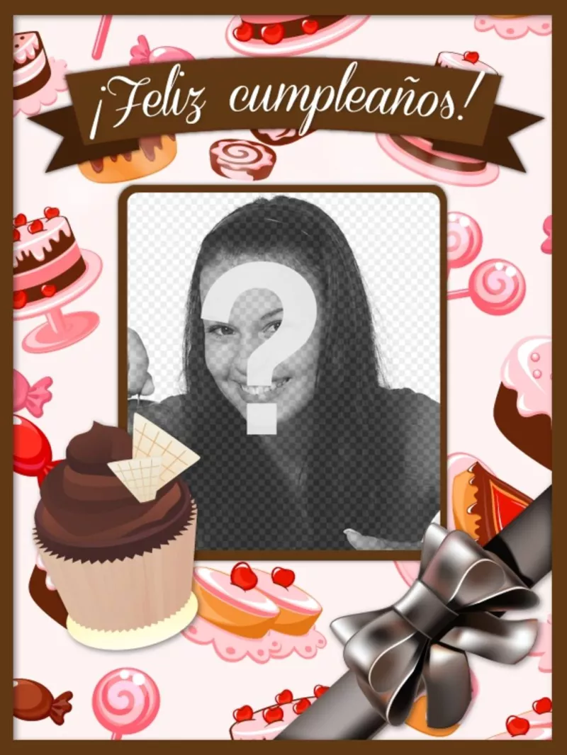 Tarjeta felicitación de cumpleaños con tartas y cupcakes en tonos rosas y..