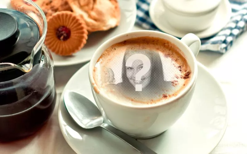 Fotomontaje para poner tu fotografía en la espuma de una taza de café. ..