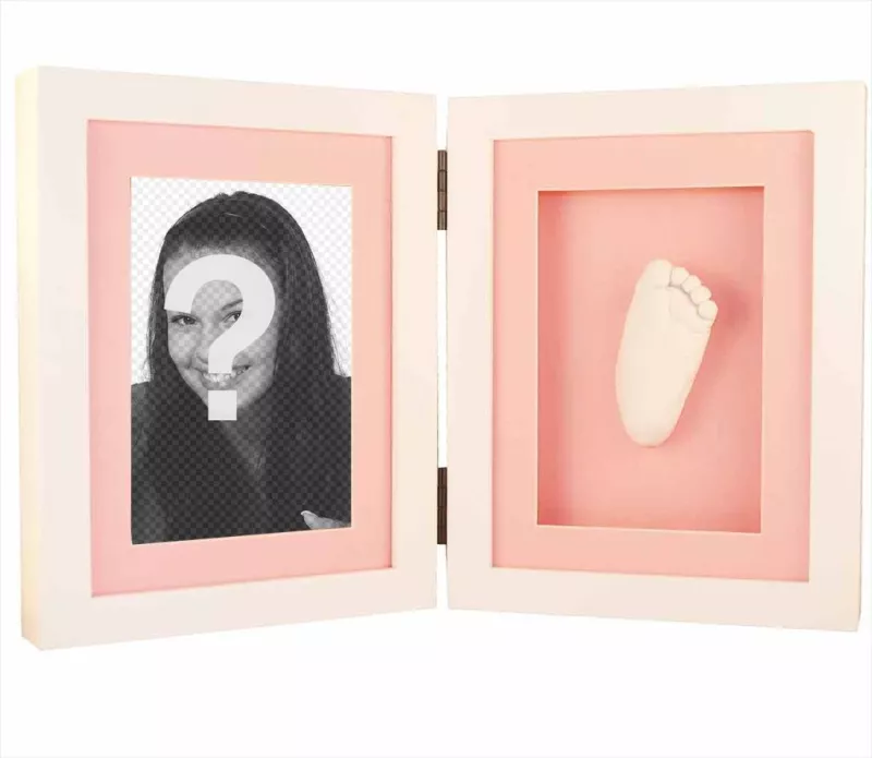 Marco para foto con una huella de bebé. ..