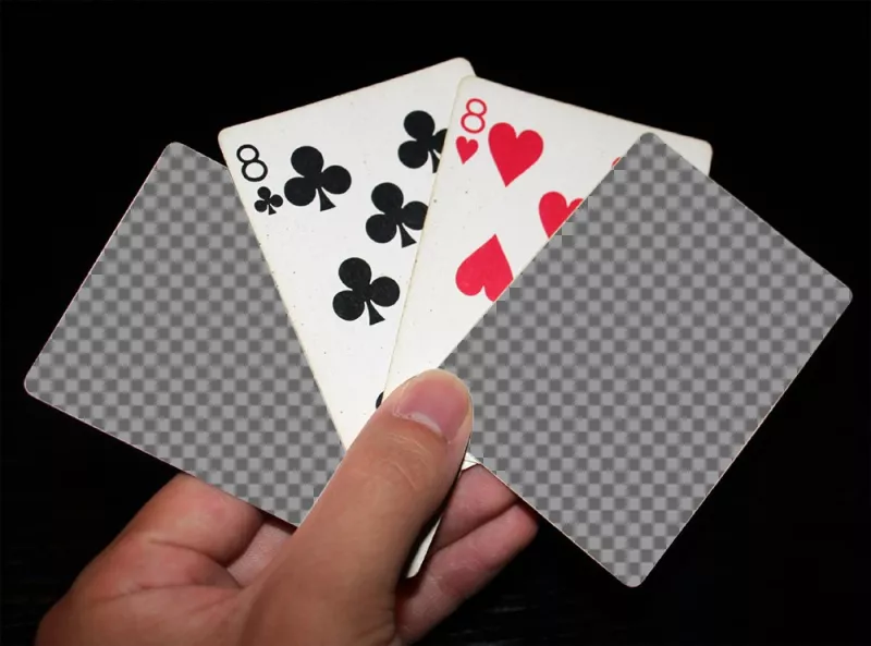 Sube dos fotos a un juego de cuatro cartas de poker con este montaje online ..