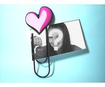 crea postal amor personalizada sencillo marco un clip un corazon sujeta fotografia eleccion un fondo color azul claro