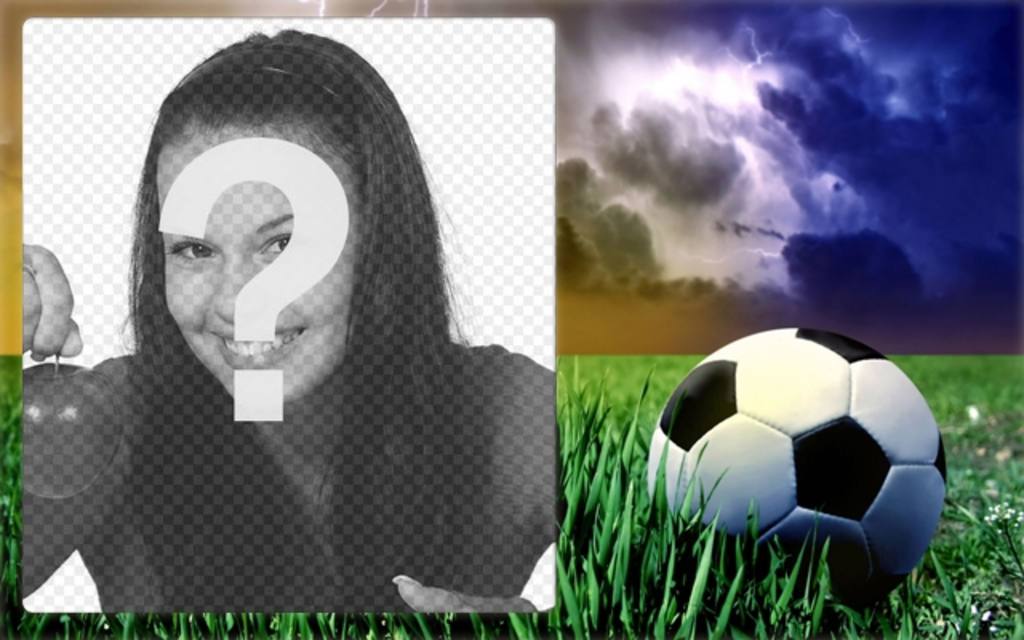 Marco de fotos deportivo con una foto de un balón de fútbol sobre hierba..
