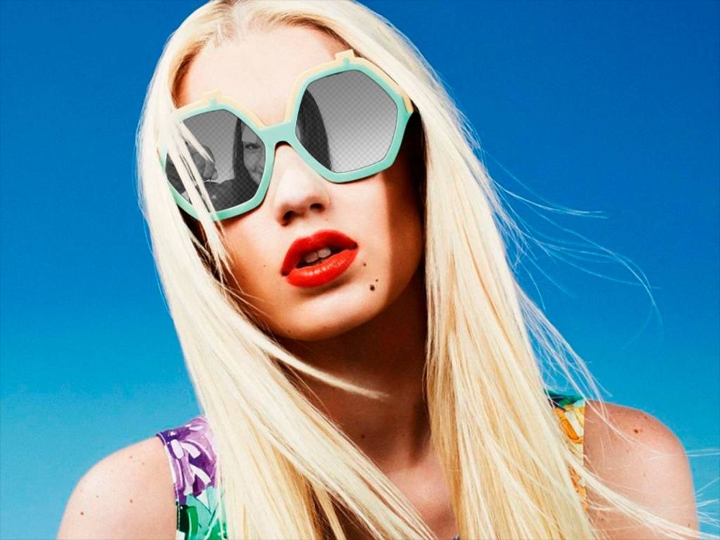 Marco de fotos con Iggy Azalea para poner una imagen reflejada en sus gafas. ..